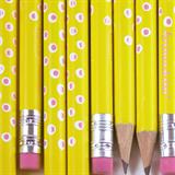 Gul blyant med lyserøde prikker fra Krima & Isa - Tinashjem